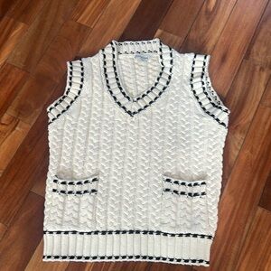 Davi & Dani size small sweater vest